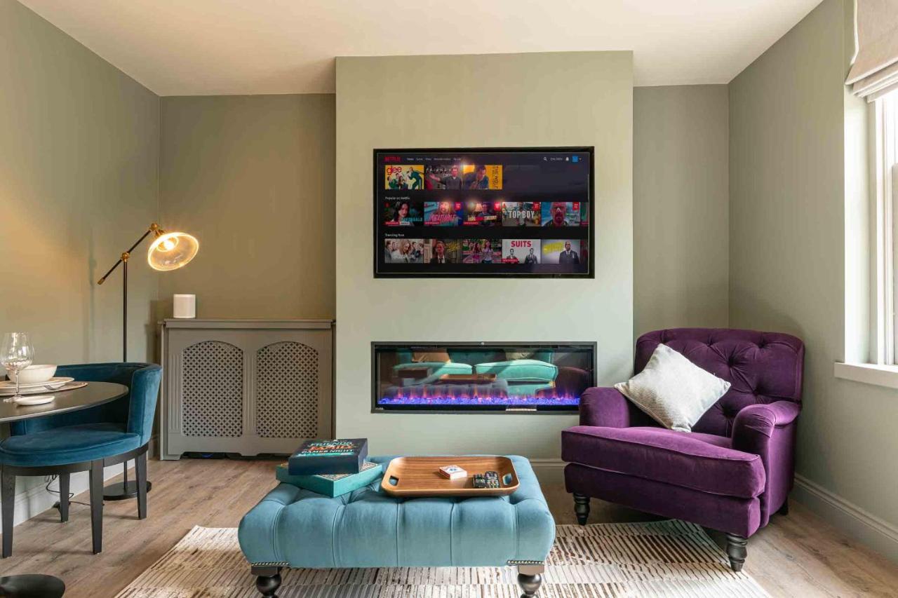 Beautiful Modern 1 Bedroom Apartment, City Centre บาธ ภายนอก รูปภาพ